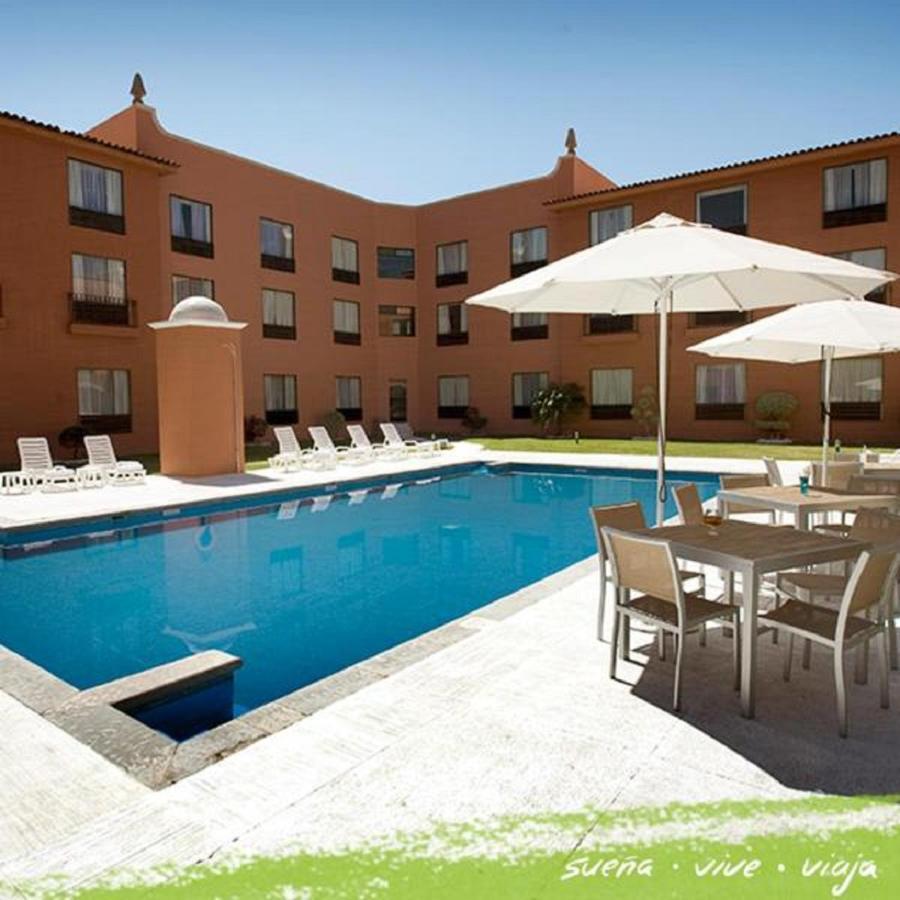 Memora Hotel Celaya  Bagian luar foto